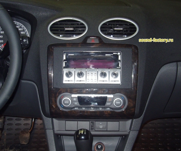 Установка: Автомагнитола в Ford Focus II